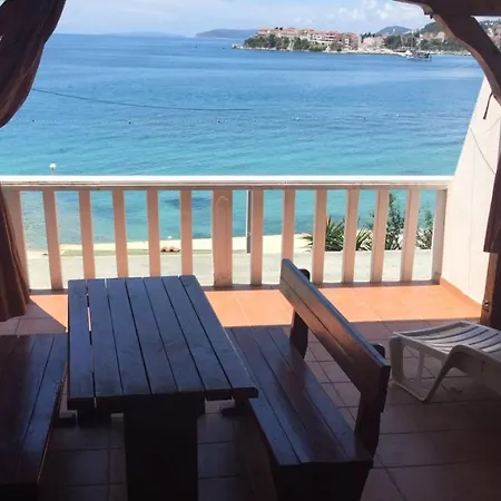 Strozanac Beach * Podstrana